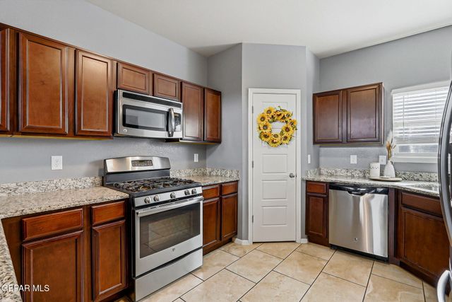 11104 BULLSEYE Street, El Paso, TX 79934