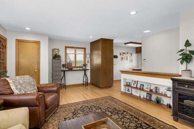 241 9th Avenue NW, New Brighton, MN 55112