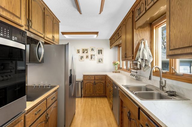 241 9th Avenue NW, New Brighton, MN 55112