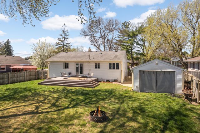 241 9th Avenue NW, New Brighton, MN 55112
