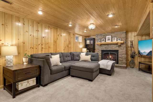 241 9th Avenue NW, New Brighton, MN 55112