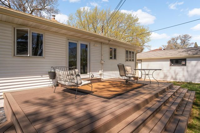 241 9th Avenue NW, New Brighton, MN 55112