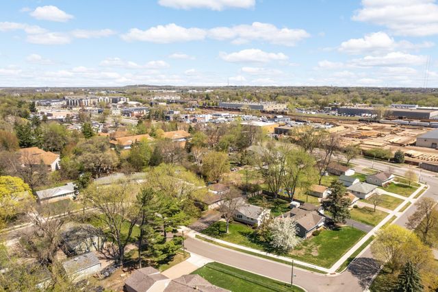 241 9th Avenue NW, New Brighton, MN 55112