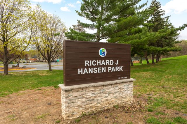 241 9th Avenue NW, New Brighton, MN 55112