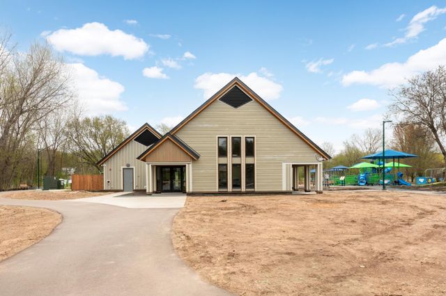 241 9th Avenue NW, New Brighton, MN 55112