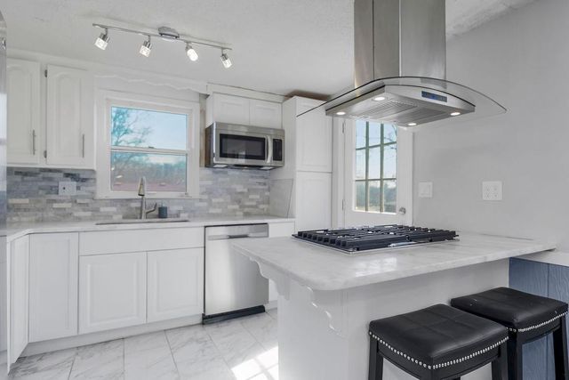 4301 NW 51st Street, Kansas City, MO 64151