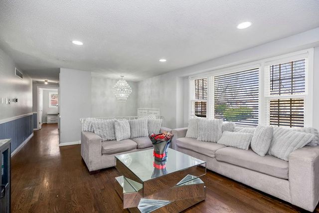 4301 NW 51st Street, Kansas City, MO 64151