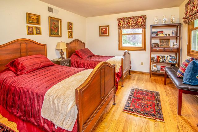 12155 Luther AVENUE, Hales Corners, WI 53130