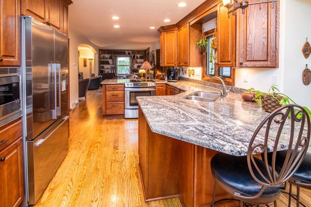 12155 Luther AVENUE, Hales Corners, WI 53130