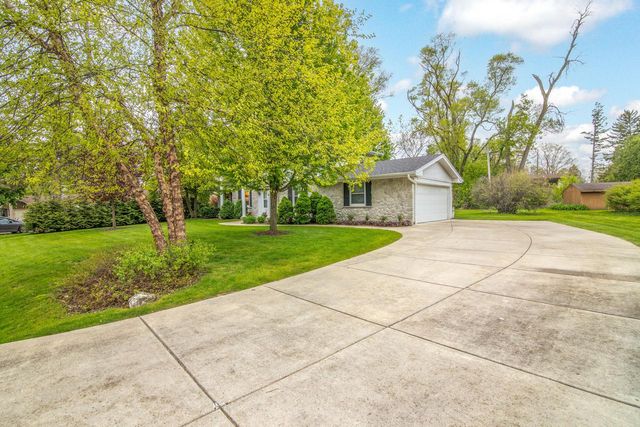 12155 Luther AVENUE, Hales Corners, WI 53130