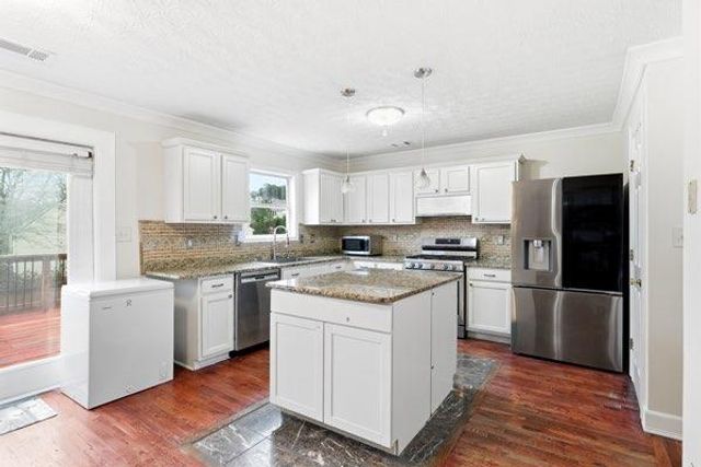 1078 Pine Acre Drive, Sugar Hill, GA 30518