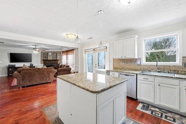 1078 Pine Acre Drive, Sugar Hill, GA 30518