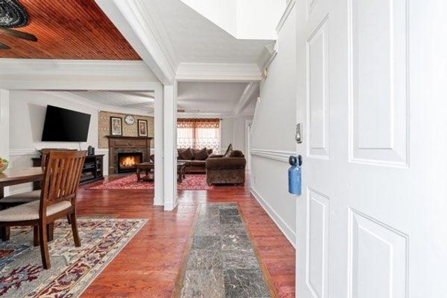 1078 Pine Acre Drive, Sugar Hill, GA 30518