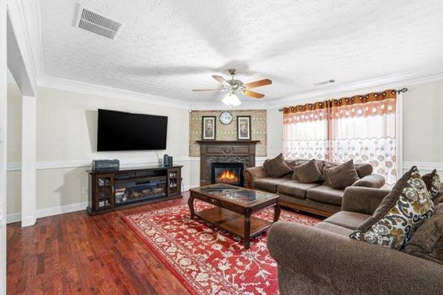 1078 Pine Acre Drive, Sugar Hill, GA 30518