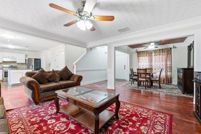 1078 Pine Acre Drive, Sugar Hill, GA 30518