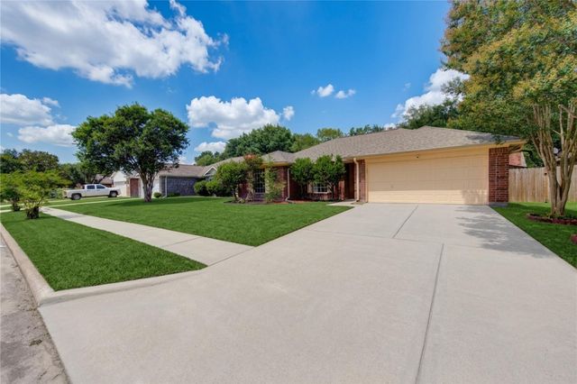 7302 Greenwood Point Drive, Cypress, TX 77433