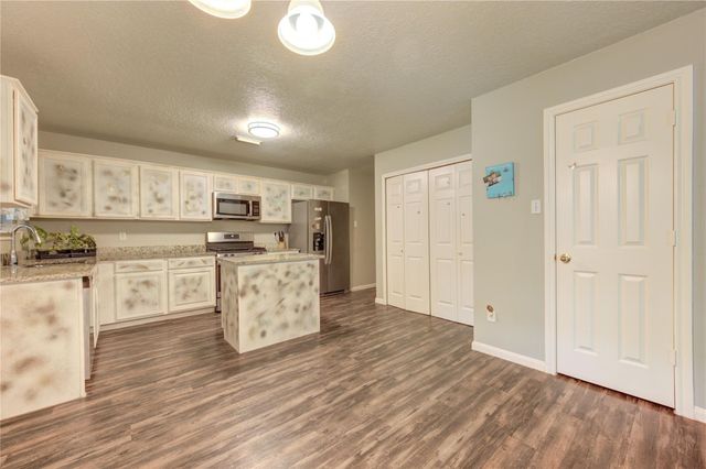 7302 Greenwood Point Drive, Cypress, TX 77433
