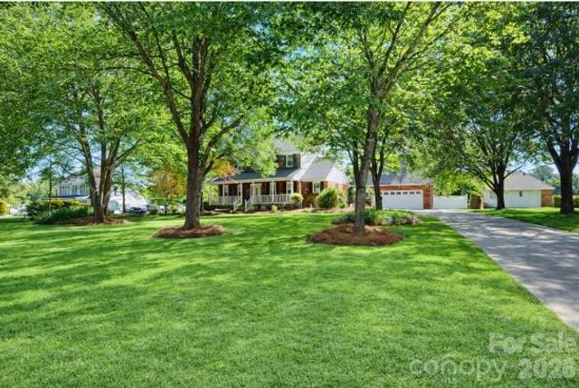 8225 Kensington Lane, Harrisburg, NC 28075