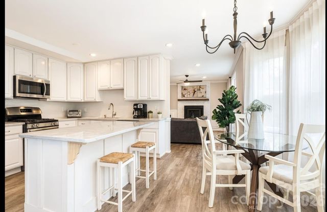 8225 Kensington Lane, Harrisburg, NC 28075