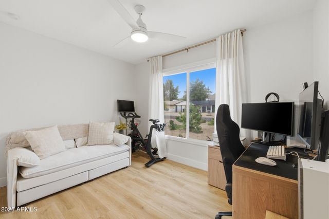 2743 E WINDROSE Drive, Phoenix, AZ 85032