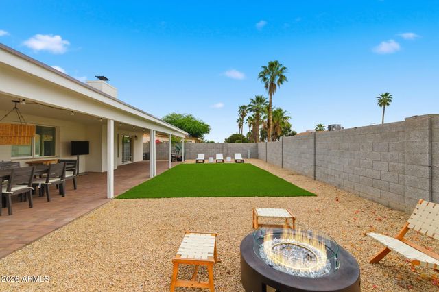 2743 E WINDROSE Drive, Phoenix, AZ 85032