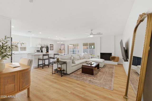 2743 E WINDROSE Drive, Phoenix, AZ 85032