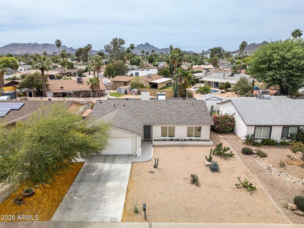 2743 E WINDROSE Drive, Phoenix, AZ 85032