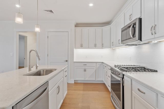 3 Longview Dr Unit 305, Atkinson, NH 03811