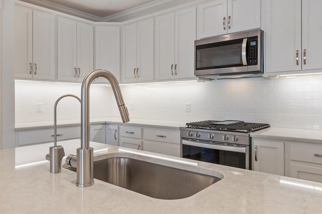 3 Longview Dr Unit 305, Atkinson, NH 03811