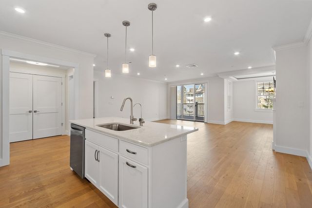 3 Longview Dr Unit 305, Atkinson, NH 03811