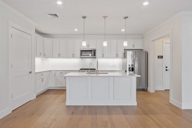 3 Longview Dr Unit 305, Atkinson, NH 03811