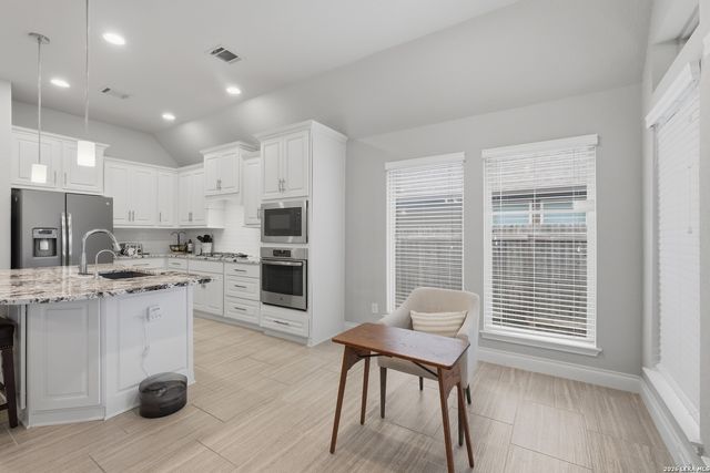 8843 Hideout Bend, San Antonio, TX 78254