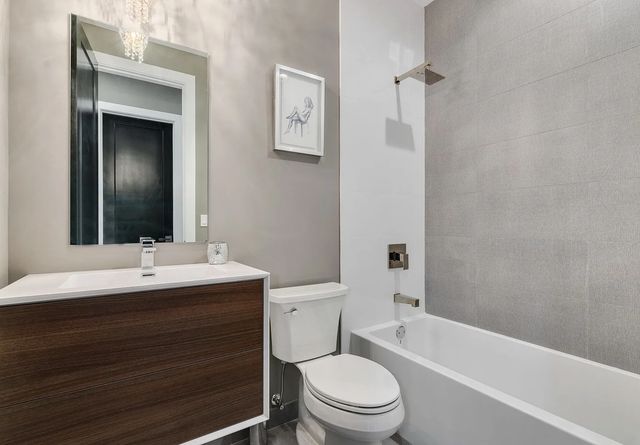 2444 W Irving Park Road 2E, Chicago, IL 60618