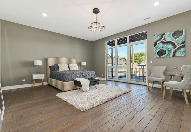 2444 W Irving Park Road 2E, Chicago, IL 60618