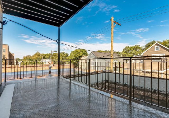 2444 W Irving Park Road 2E, Chicago, IL 60618