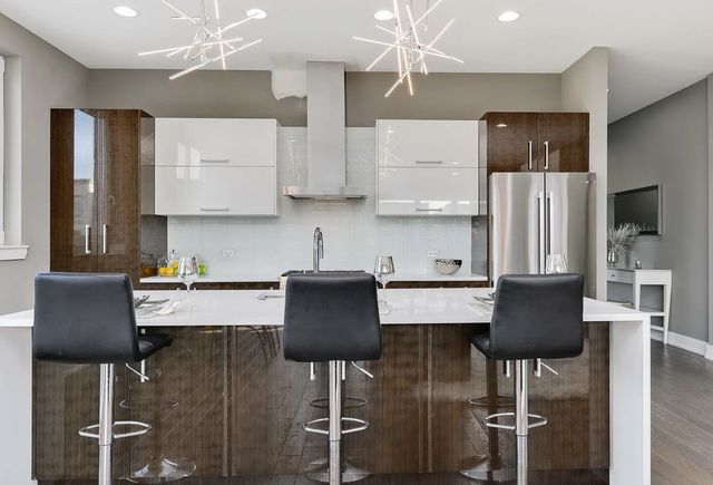 2444 W Irving Park Road 2E, Chicago, IL 60618