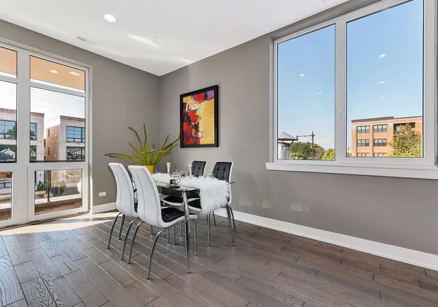 2444 W Irving Park Road 2E, Chicago, IL 60618