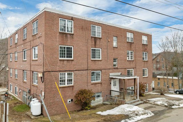 30 Beech St Apt 2D, Bristol, NH 03222