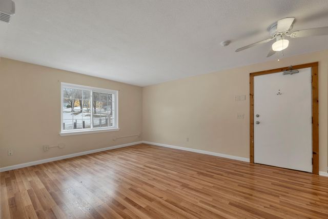 30 Beech St Apt 2D, Bristol, NH 03222
