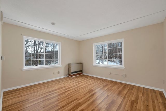 30 Beech St Apt 2D, Bristol, NH 03222