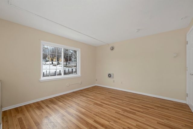 30 Beech St Apt 2D, Bristol, NH 03222