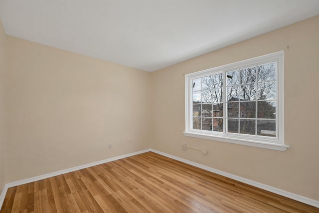 30 Beech St Apt 2D, Bristol, NH 03222