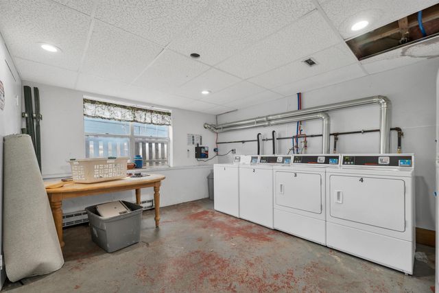 30 Beech St Apt 2D, Bristol, NH 03222