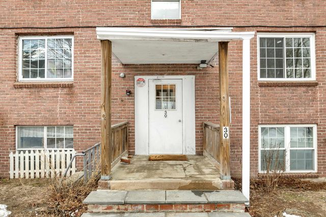30 Beech St Apt 2D, Bristol, NH 03222