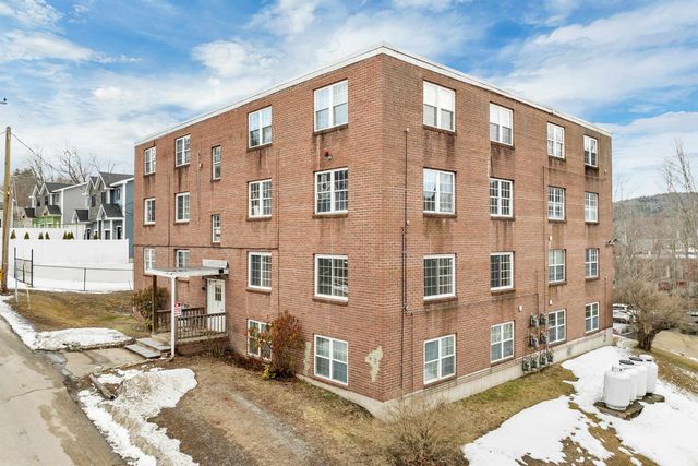 30 Beech St Apt 2D, Bristol, NH 03222