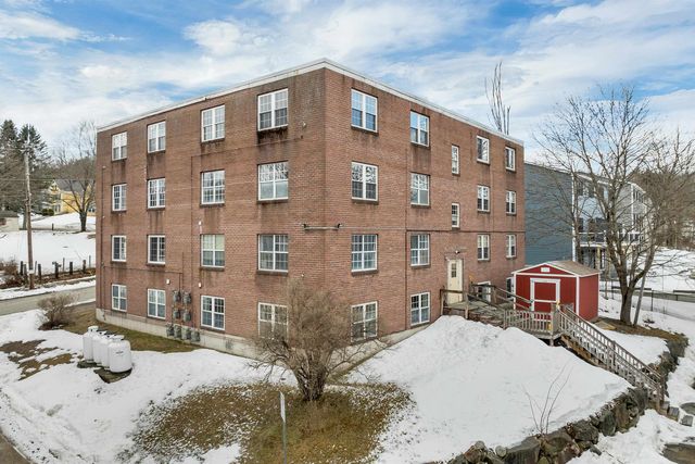 30 Beech St Apt 2D, Bristol, NH 03222