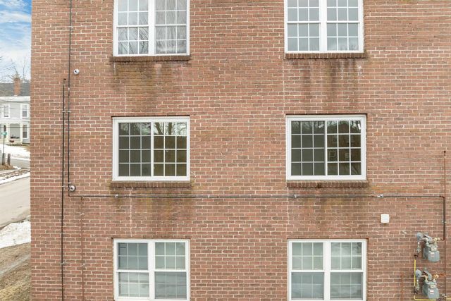 30 Beech St Apt 2D, Bristol, NH 03222