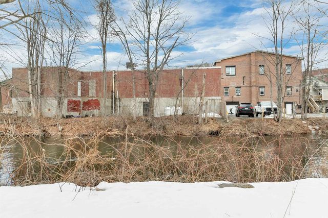 30 Beech St Apt 2D, Bristol, NH 03222