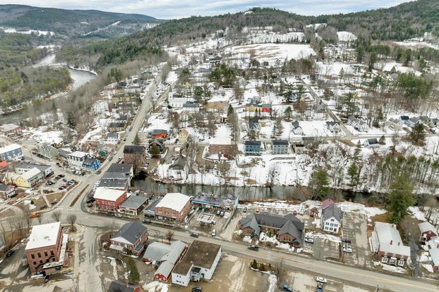 30 Beech St Apt 2D, Bristol, NH 03222