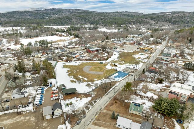 30 Beech St Apt 2D, Bristol, NH 03222